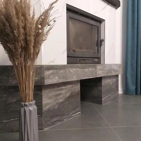 House Of Moonlight * Slavske