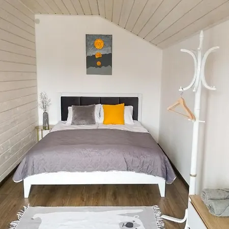 House Of Moonlight * Slavske