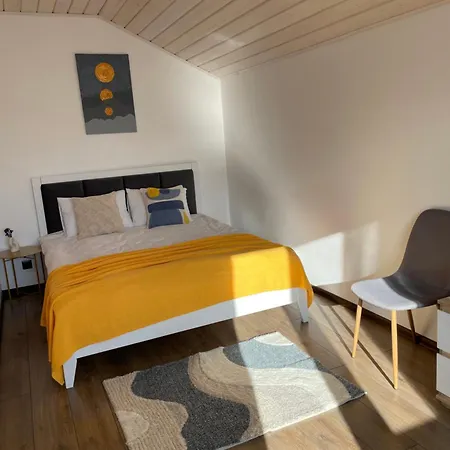 House Of Moonlight * Slavske