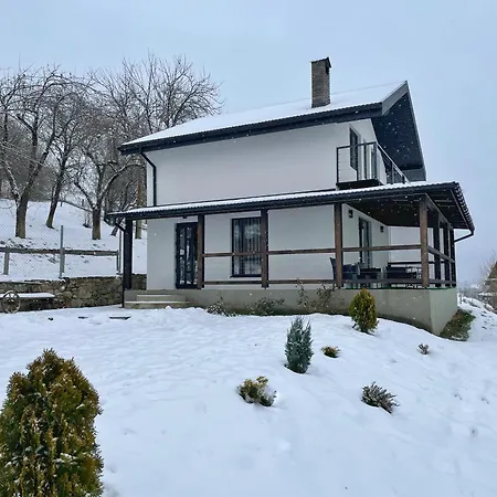 House Of Moonlight Slavske