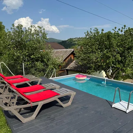 House Of Moonlight * Slavske