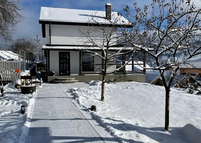 House Of Moonlight * Slavske